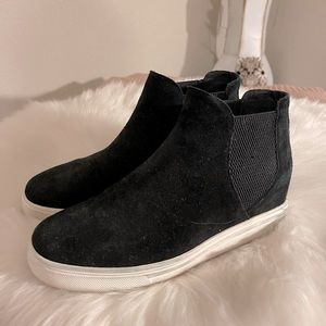 Steve Madden High Top Sneaker Size 9